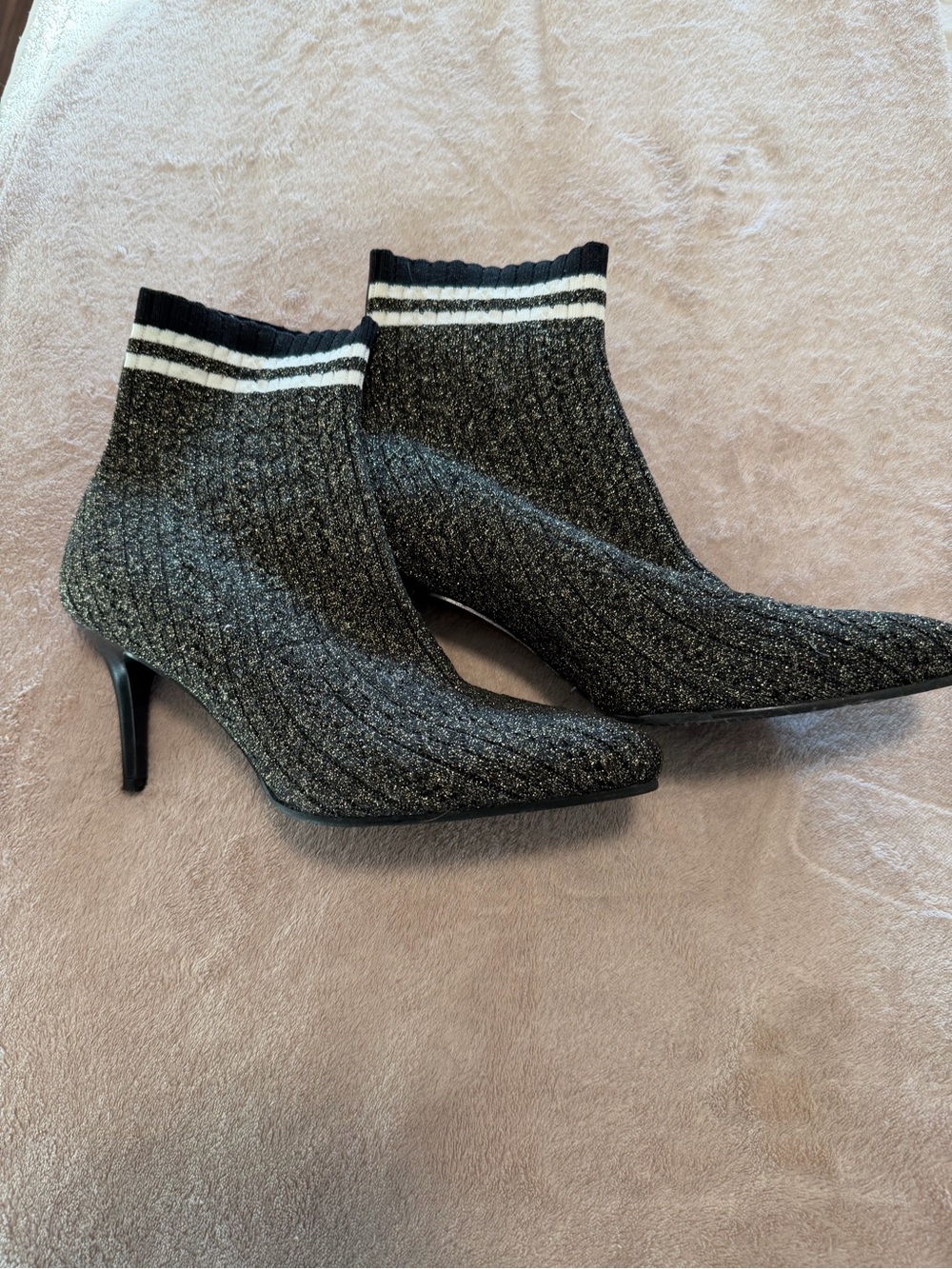 Stuart Weitzman Waverly Knit Pointed-Toe Sock Ankle Boots in Black 8.5M
